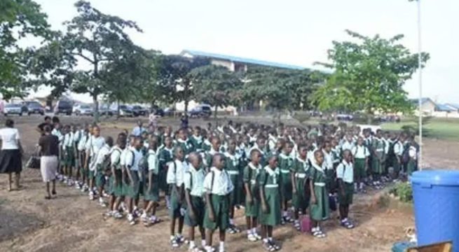 The Kaduna State Government has ordered the immediate closure of all public and private schools in the Kajuru Local Government Area of the state. According to a memo signed by the zonal education office, Sabon Tasha, all schools should close due to the prevailing security situation in the area.
