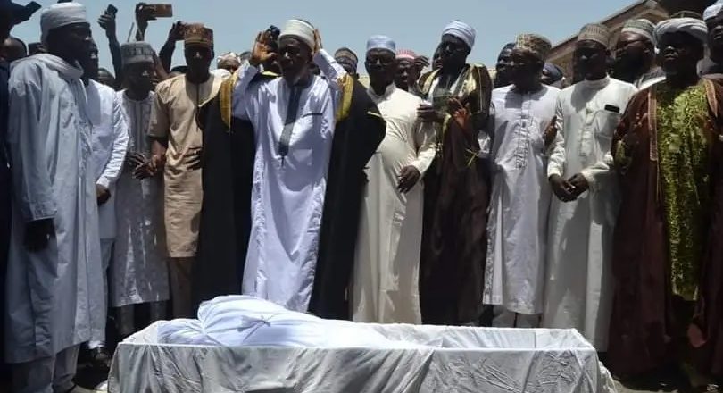 Traditional Worshippers Decry Open Display Of Alaafin’s Dead Body